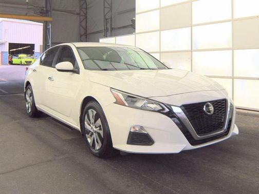 Glacier White 2020 Nissan Altima 2.5 S