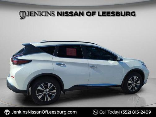 White 2024 Nissan Murano SV