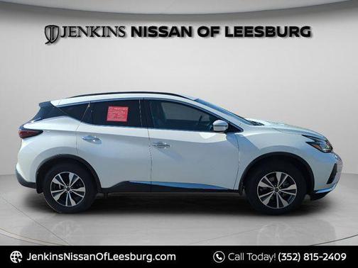 White 2024 Nissan Murano SV