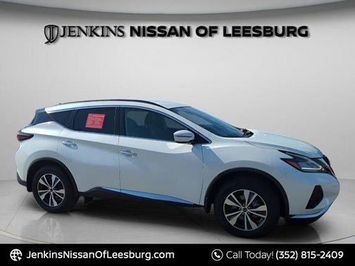 White 2024 Nissan Murano SV