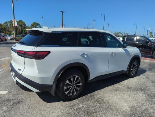 2023 INFINITI QX60 Pure