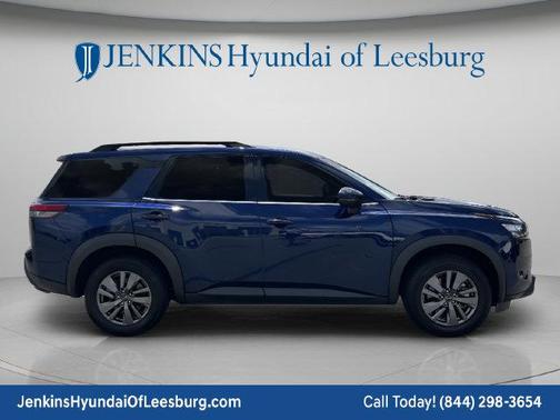 Deep Ocean Blue 2025 Nissan Pathfinder SV