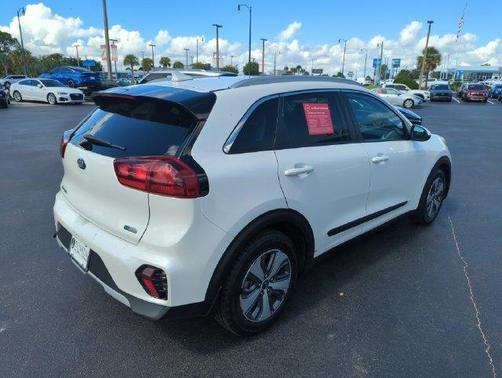 Snow White Pearl 2020 Kia Niro LX