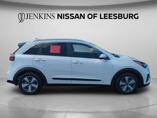 Snow White Pearl 2020 Kia Niro LX