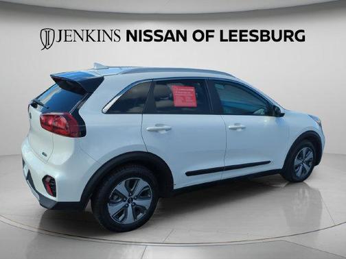 Snow White Pearl 2020 Kia Niro LX