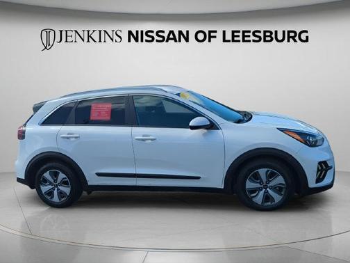 Snow White Pearl 2020 Kia Niro LX