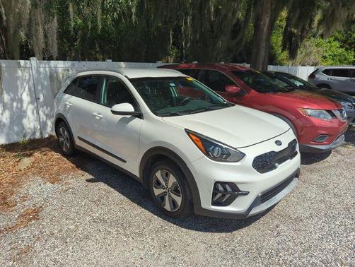 Snow White Pearl 2020 Kia Niro LX