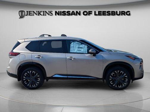 Champagne Silve 2026 Nissan Rogue Platinum