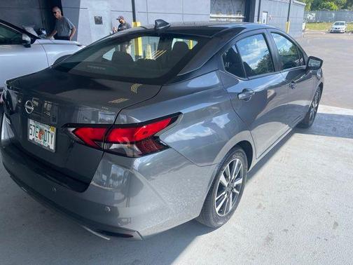Gun Metallic 2025 Nissan Versa 1.6 SV
