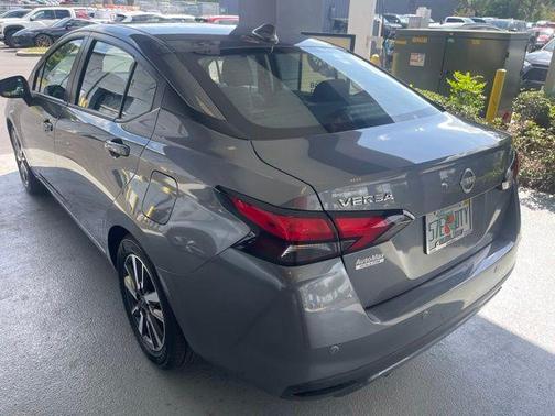 Gun Metallic 2025 Nissan Versa 1.6 SV