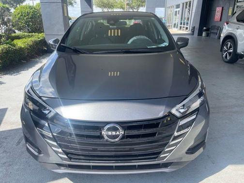 Gun Metallic 2025 Nissan Versa 1.6 SV