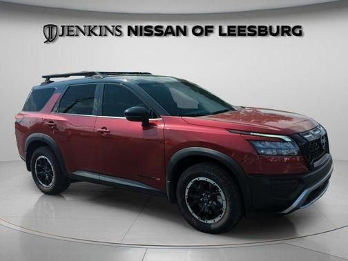 2t Red Blk Roof 2025 Nissan Pathfinder Rock Creek
