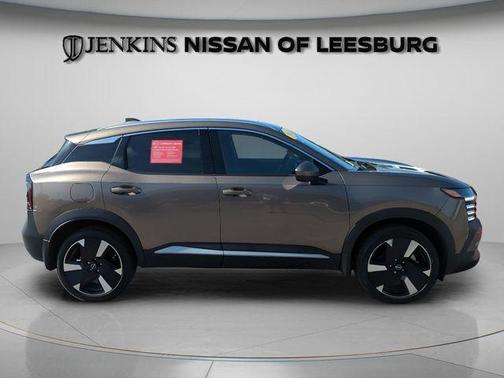 2025 Nissan Kicks SR