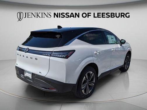 White / Black 2025 Nissan Murano SL