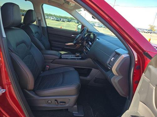 Scarlet Ember Tintcoat 2025 Nissan Pathfinder Platinum