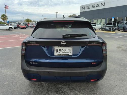 2025 Nissan Kicks SR