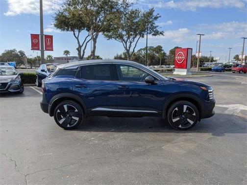 2025 Nissan Kicks SR