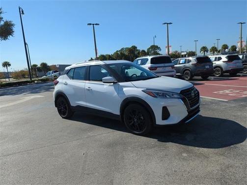 2023 Nissan Kicks SV