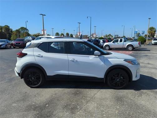 2023 Nissan Kicks SV