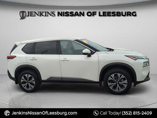 White 2021 Nissan Rogue SV
