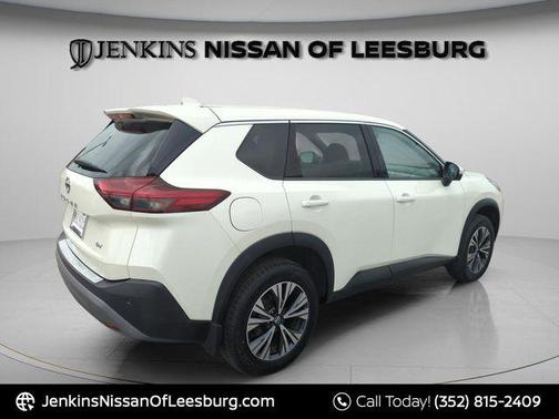 White 2021 Nissan Rogue SV