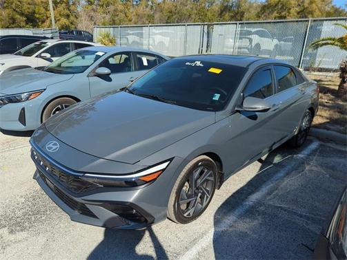 2025 Hyundai ELANTRA Limited