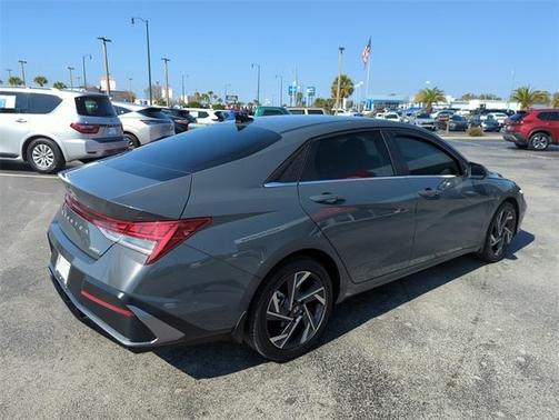 2025 Hyundai ELANTRA Limited