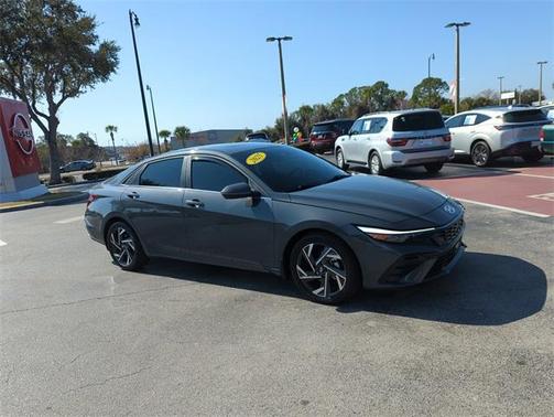 2025 Hyundai ELANTRA Limited