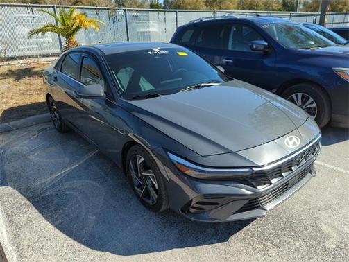 2025 Hyundai ELANTRA Limited