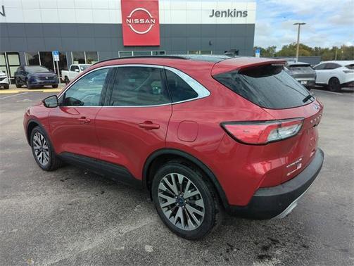 2020 Ford Escape Titanium Hybrid