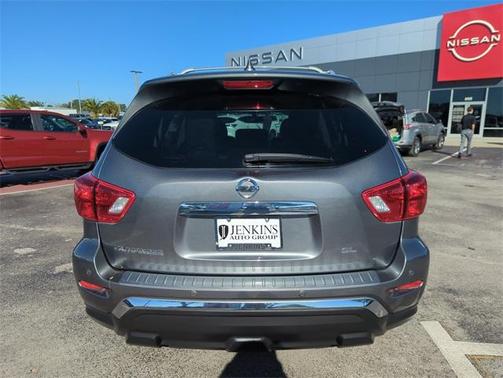 2020 Nissan Pathfinder SL