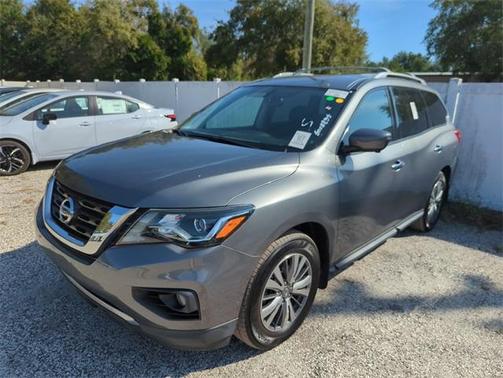 2020 Nissan Pathfinder SL