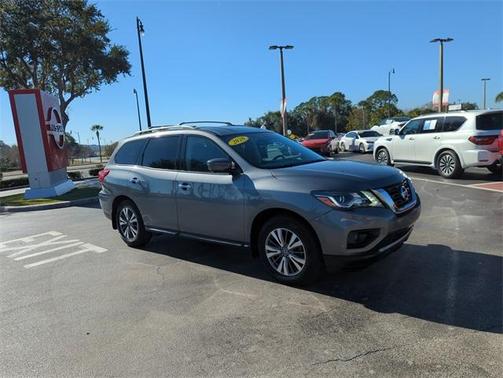 2020 Nissan Pathfinder SL