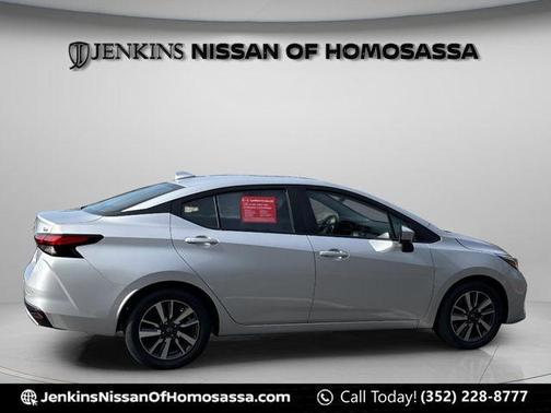 Brilliant Silver Metallic 2024 Nissan Versa 1.6 SV