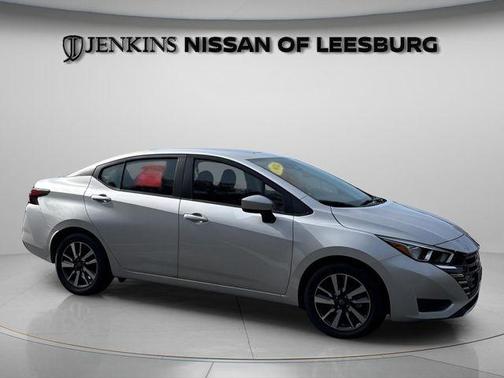 Brilliant Silver Metallic 2024 Nissan Versa 1.6 SV