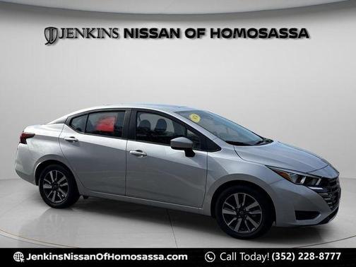 Brilliant Silver Metallic 2024 Nissan Versa 1.6 SV