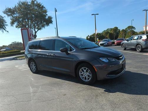 2021 Chrysler Voyager LXI