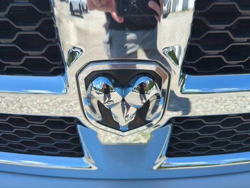 Bright Silver Clearcoat Metallic 2019 RAM 1500 Classic Tradesman