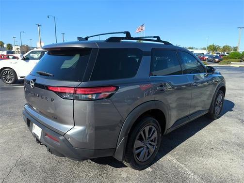 2023 Nissan Pathfinder SV