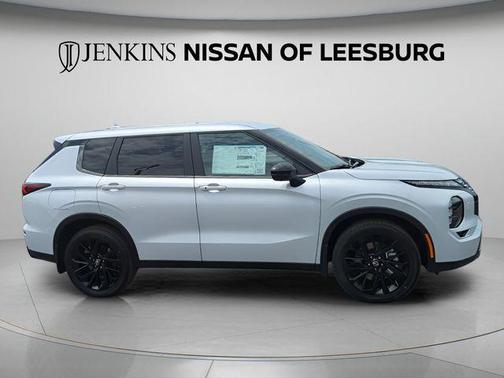 Alpine Frost 2026 Nissan Rogue SL