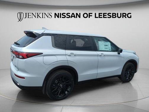Alpine Frost 2026 Nissan Rogue SL