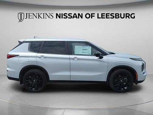 Alpine Frost 2026 Nissan Rogue SL