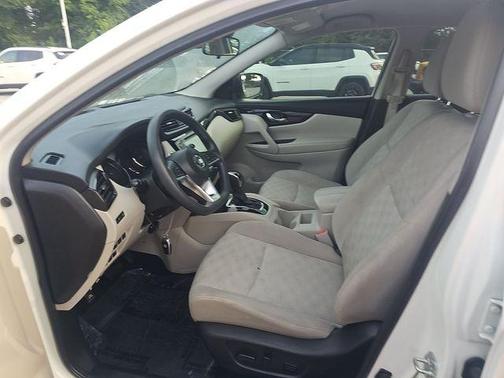 White 2020 Nissan Rogue Sport SV