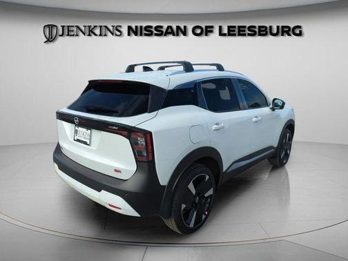 Aspen White Tri 2026 Nissan Kicks SR