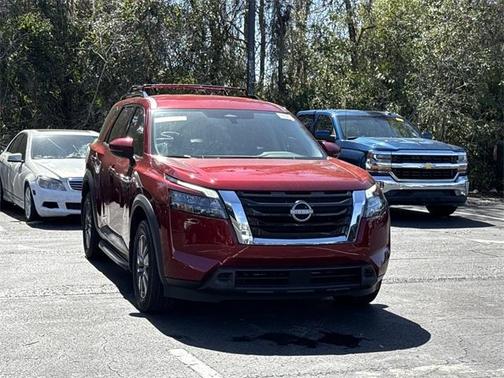 2023 Nissan Pathfinder SV