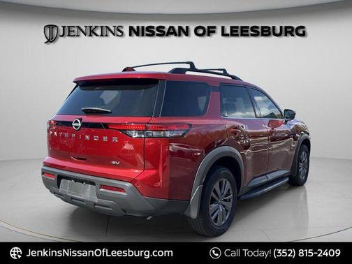 2023 Nissan Pathfinder SV