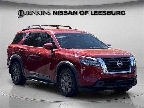 2023 Nissan Pathfinder SV