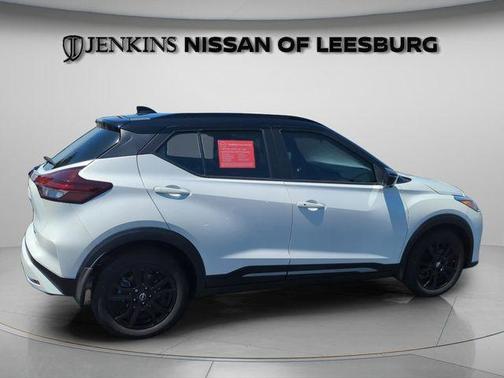 Aspen White / Super Black 2023 Nissan Kicks SR