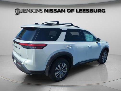 Everest White P 2026 Nissan Pathfinder SL