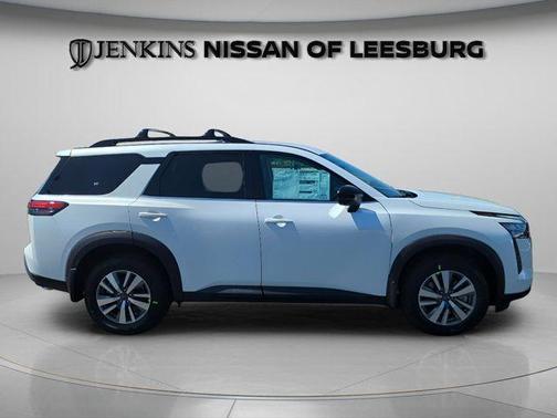 Everest White P 2026 Nissan Pathfinder SL